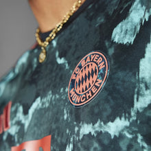 Cargar imagen en el visor de la galería, adidas Men&#39;s FC Bayern 24/25 Away Jersey
