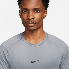 Cargar imagen en el visor de la galería, Nike Pro Men&#39;s Dri-FIT Slim Short-Sleeve Top
