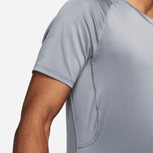 Cargar imagen en el visor de la galería, Nike Pro Men&#39;s Dri-FIT Slim Short-Sleeve Top
