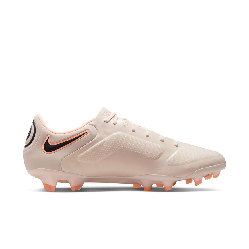 Nike phantom venom vs tiempo best sale